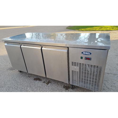 3 DOORS UNDER COUNTER PREP FRIDGE