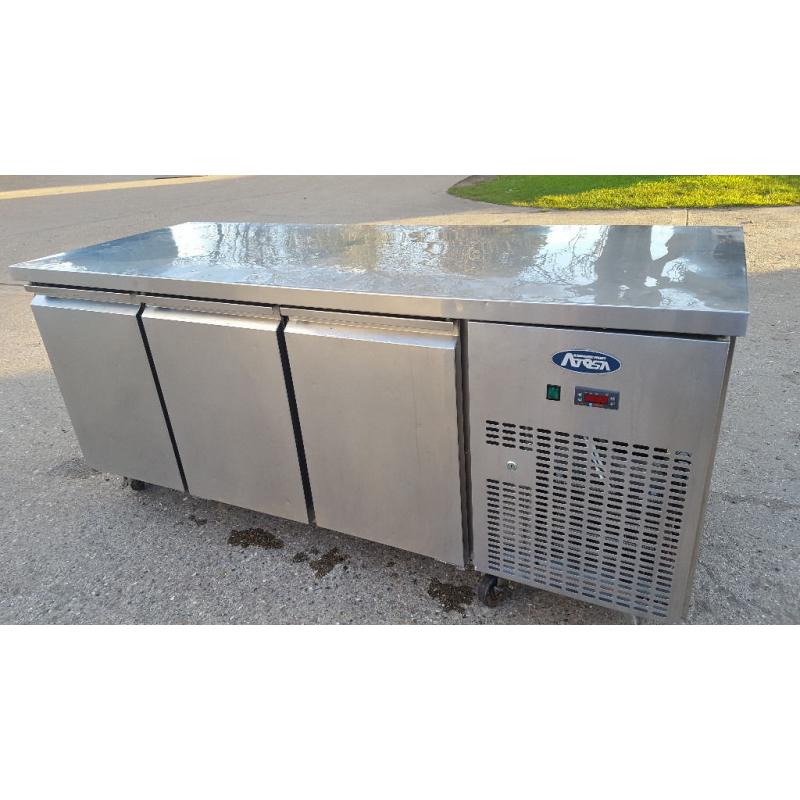 3 DOORS UNDER COUNTER PREP FRIDGE