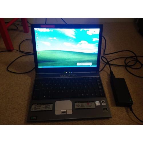 Laptop Sony Vaio VGN-SZ4XWN/C, 120 GB, 2GB RAM, Intel Core, Win XP, 13.3" screen