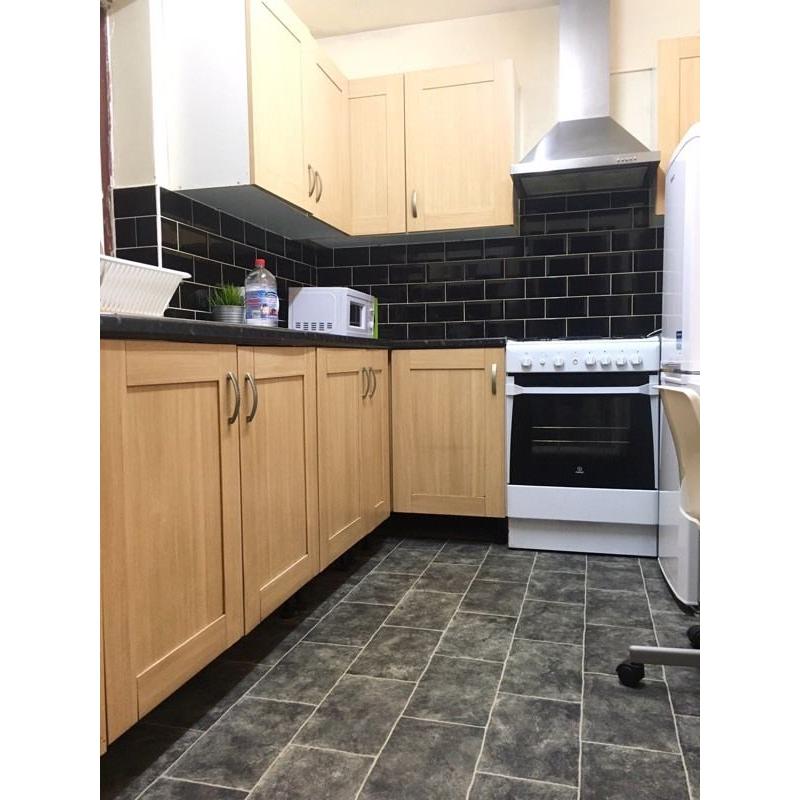 NEW X3 DOUBLES IN EX 3*HOTEL, 3 MINS EAST HAM STATION, ALL BILLS INC, LONDON, E6 E12