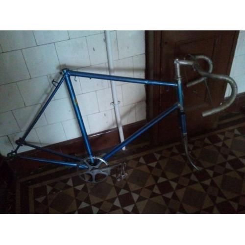VINTAGE SUN RACER ROAD BIKE FRAME AND FORKS (PROJECT), 23.5 inch FRAME