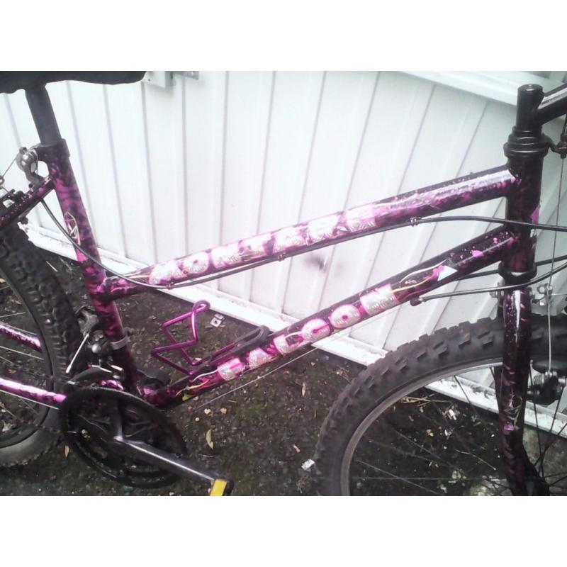 FALCON LADIES MOUNTAIN BIKE,17 INCH FRAME,26 INCH WHEELS,18 GEARS,GEL SEAT.