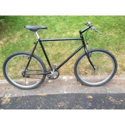 Single Speed Bike. 48 by 18 ratio. Wide tyres.