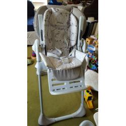 CHICCO Polly 2 in 1 highchair - nearly new; hardly used