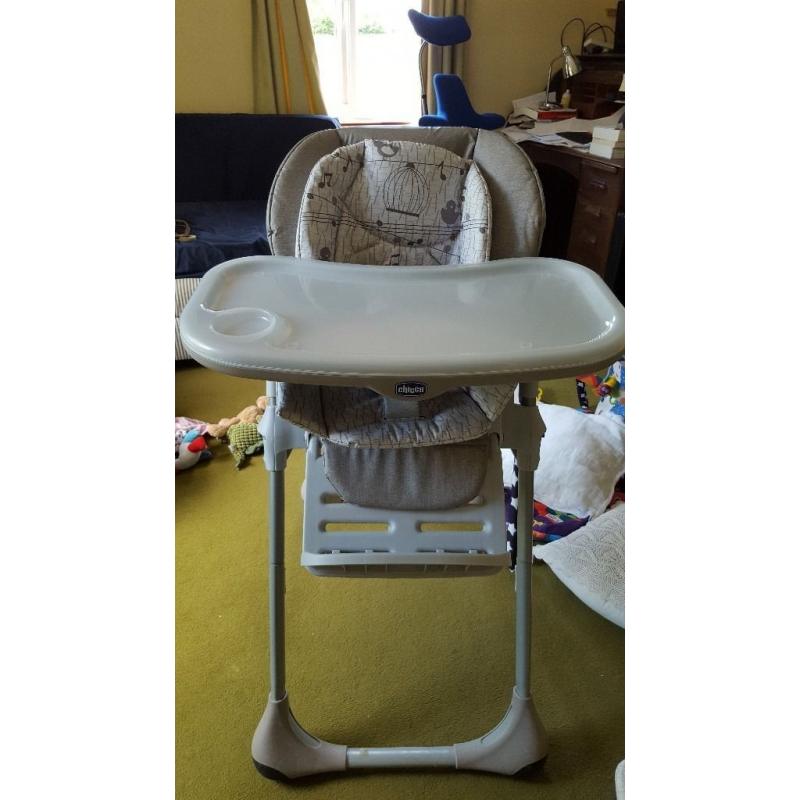 CHICCO Polly 2 in 1 highchair - nearly new; hardly used
