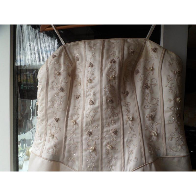 cream wedding dress size 18