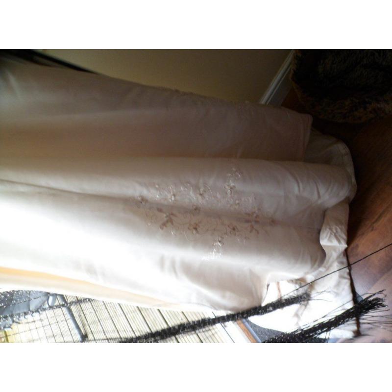 cream wedding dress size 18
