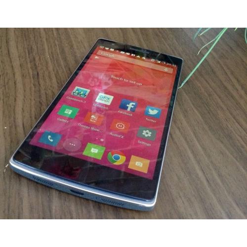 One Plus One - 64GB - SANDSTONE BLACK