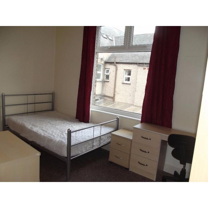 2 On-Suite ailable in 7 Bedroom Student House for Next Academic Year, Bills Included, Longford Place