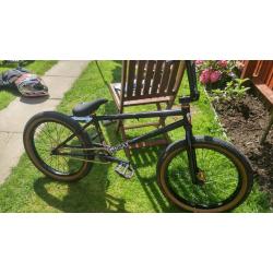 Custom United bmx with spare Wethepeople frame