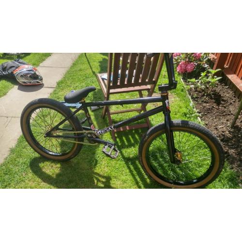 Custom United bmx with spare Wethepeople frame