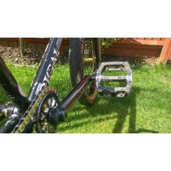 Custom United bmx with spare Wethepeople frame