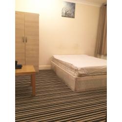 NEW X3 DOUBLES IN EX 3*HOTEL, 3 MINS EAST HAM STATION, ALL BILLS INC, LONDON, E6 E12