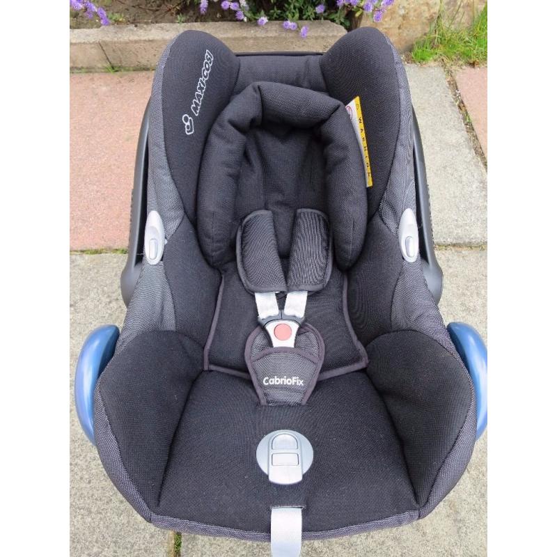 Maxicosi car seat with cosi toes