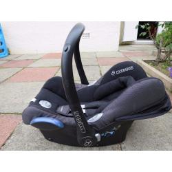 Maxicosi car seat with cosi toes
