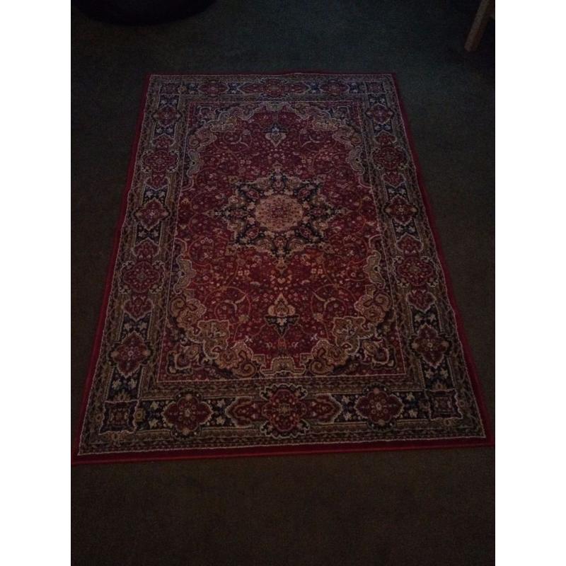 Large persian style rug in very good condition