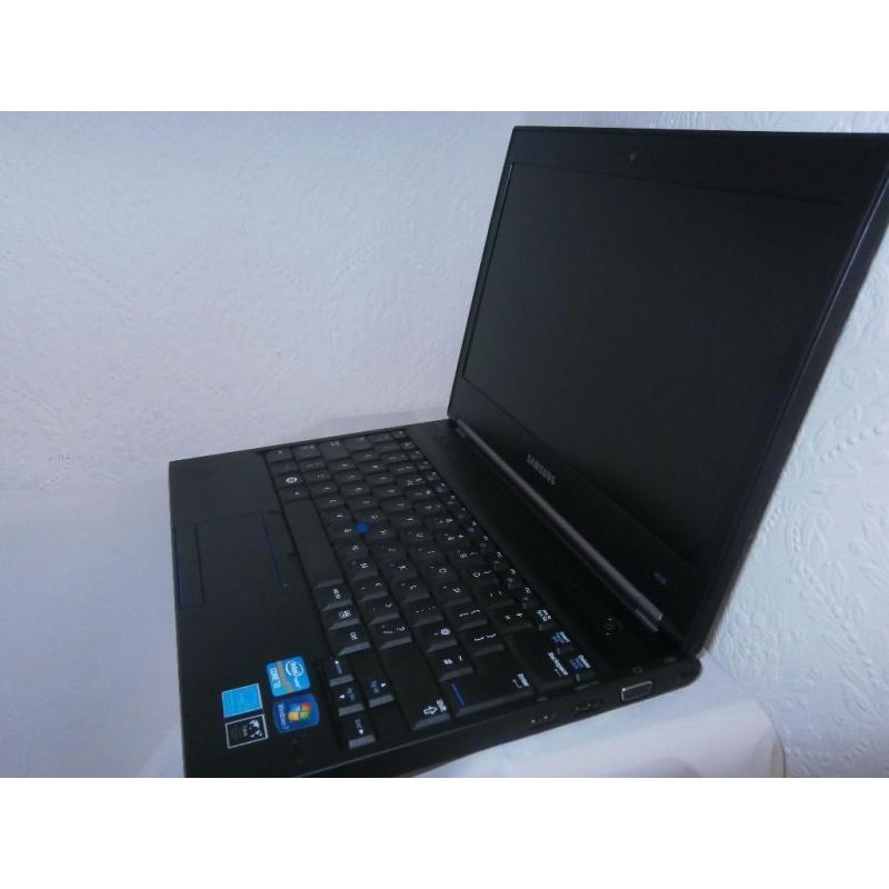 samsung 400B--i3