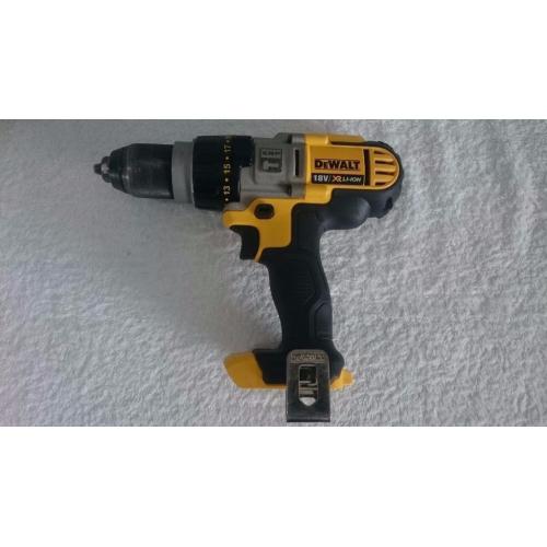 DeWALT Dcd985, 3 speed XRP Li-ion Combi Drill, BODY ONLY(used) Makita