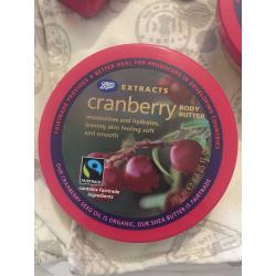 Boots Cranberry Extracts Body set WITH Bag - body wash, body scrub, body butter