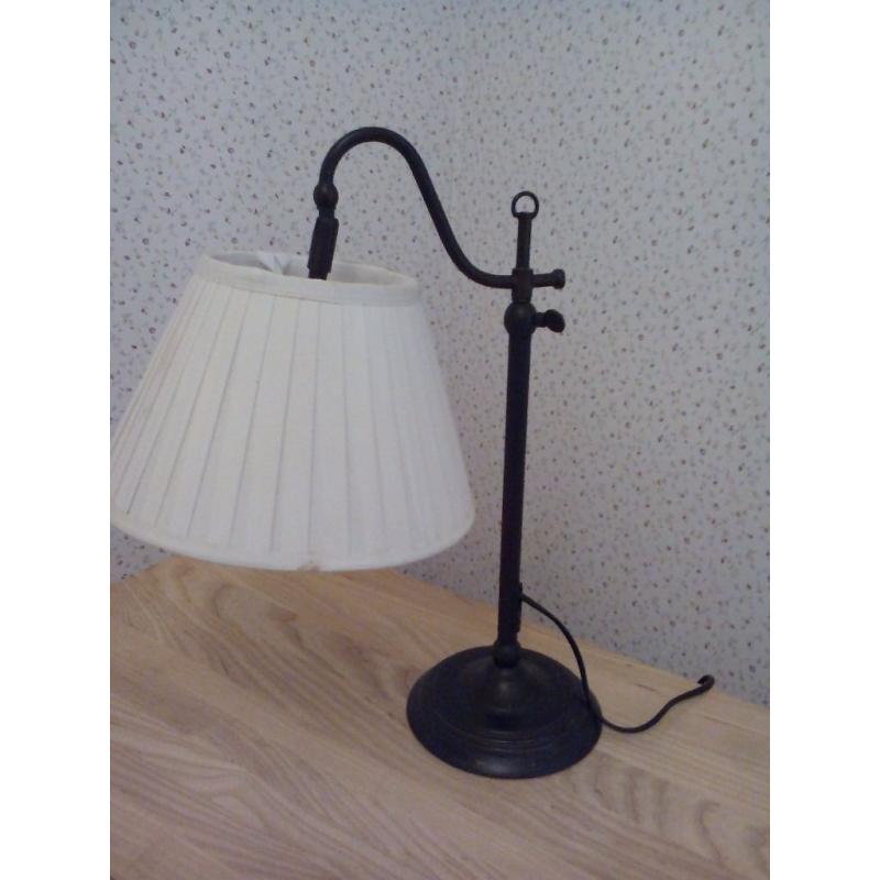 Table lamp
