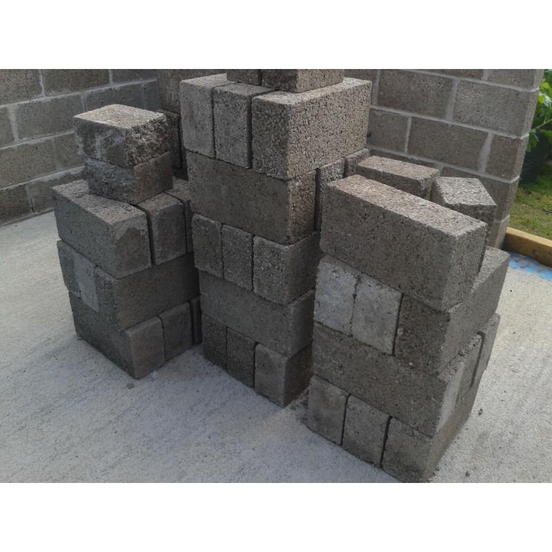 61 140MM CONCRETE BREEZE BLOCKS, 12 HALF BLOCKS NEW AND UNUSED 7 NWT