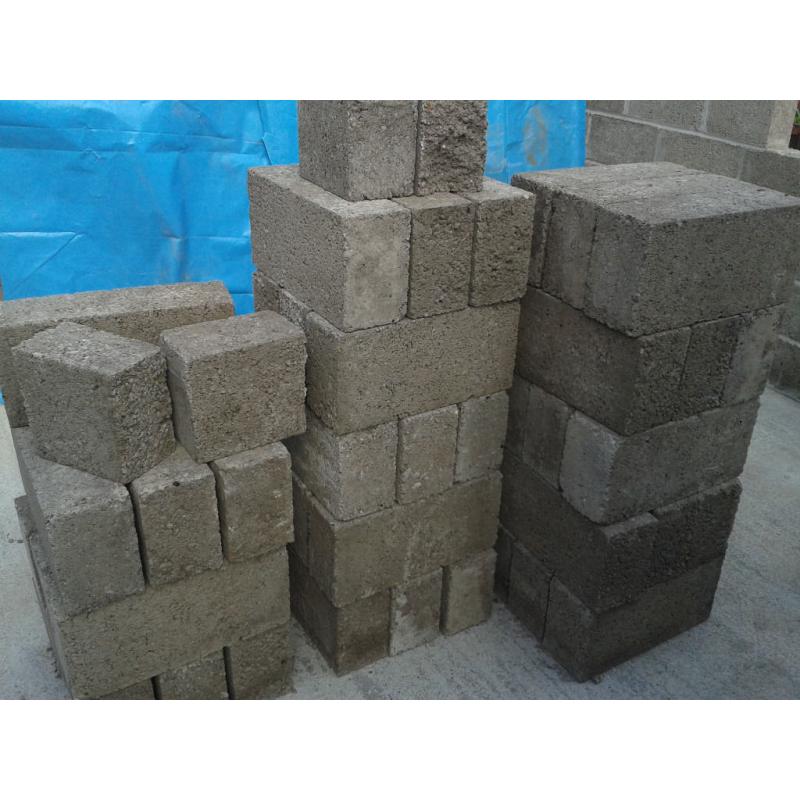 61 140MM CONCRETE BREEZE BLOCKS, 12 HALF BLOCKS NEW AND UNUSED 7 NWT