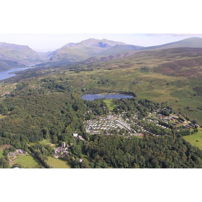 (STATIC CARAVAN)LUXURY WILLERBY LODGE FOR SALE NORTH WALES- LARGE DECKING INCLUDED WITH LAKE VIEWS