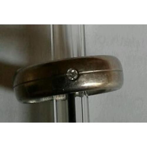 Titanium Ring with diamond