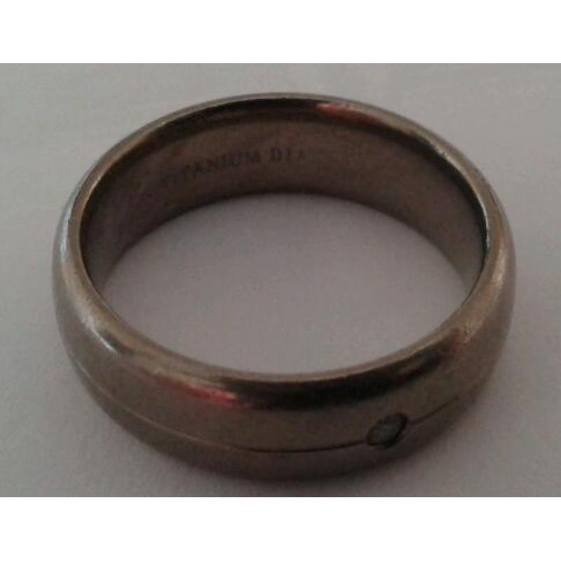 Titanium Ring with diamond