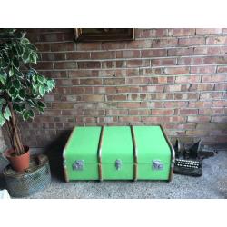VINTAGE CHEST TRUNK COFFEE TABLE FREE DELIVERY LOVELY