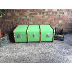 VINTAGE CHEST TRUNK COFFEE TABLE FREE DELIVERY LOVELY