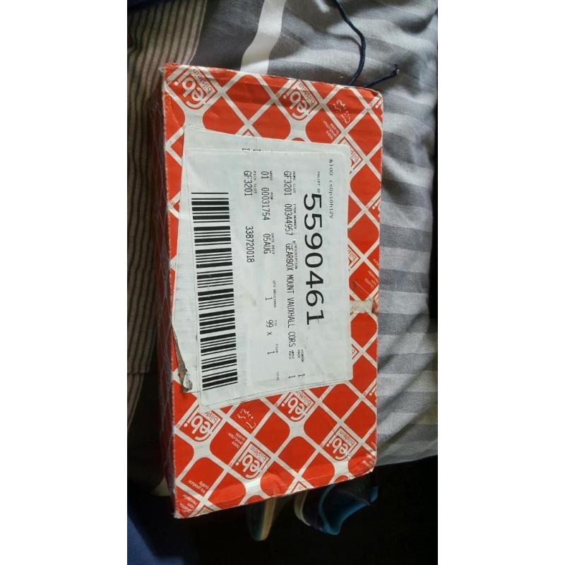 Corsa c gear box mount