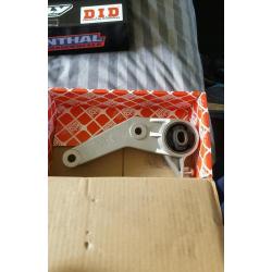 Corsa c gear box mount