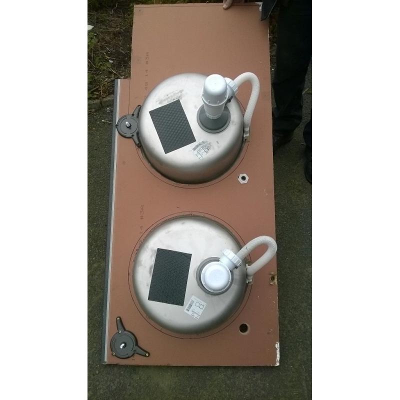 Twin hairdressing/tattooist sinks and small corner sink