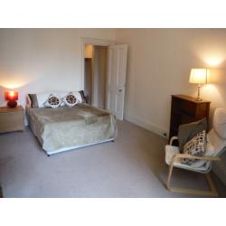 Looking for a couple to share flat (Double room in a flat of two rooms)