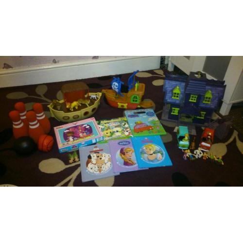 Toy bundle Inc Scooby doo