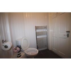 3 Rooms available in 6 Bedroom Student House for Next Academic Year, Bills Included, Longford Place