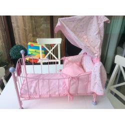 Dolls cot