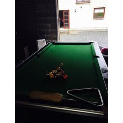 Pool table - 6ft Pub Omega table