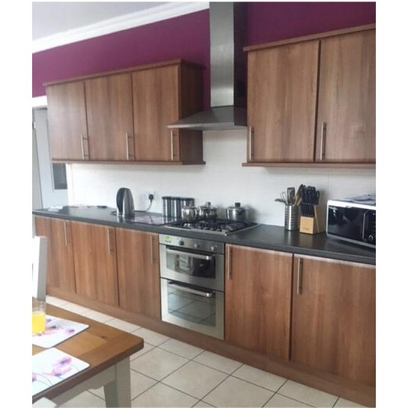 **fitted kitchen***