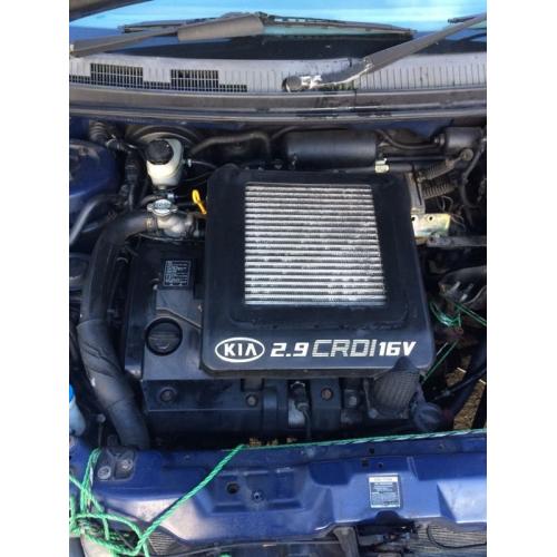 Currently breaking a 2004 Kia Sedona 2.9 Crdi