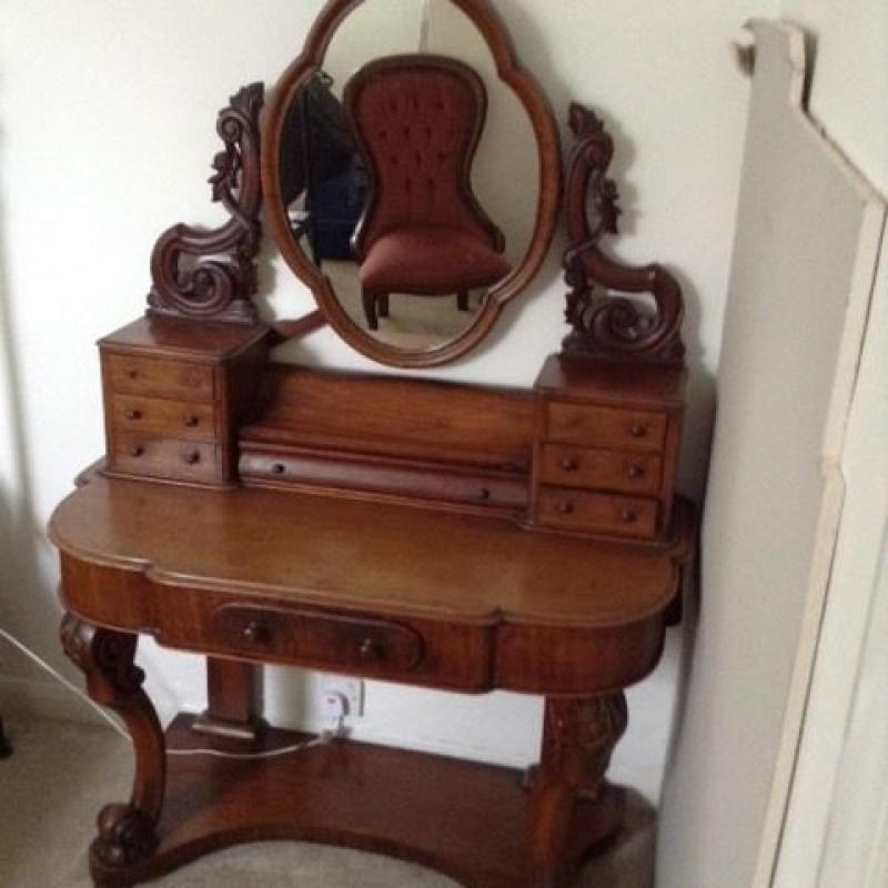 Mahogany Victorian dressing table