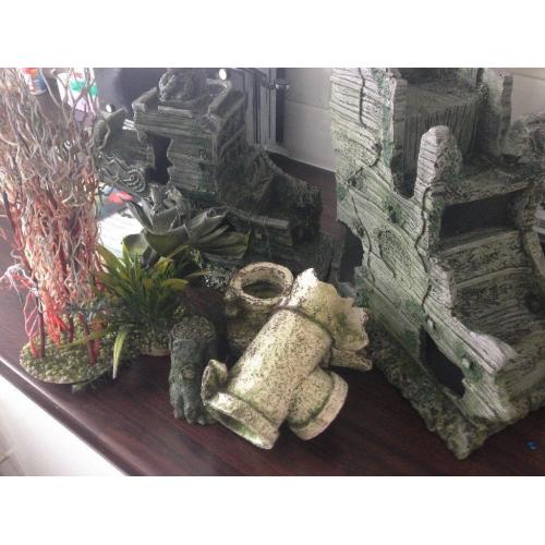 AQUARIUM ACCESSORIES/ORNAMENTS