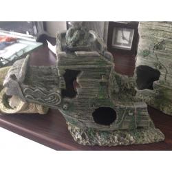AQUARIUM ACCESSORIES/ORNAMENTS
