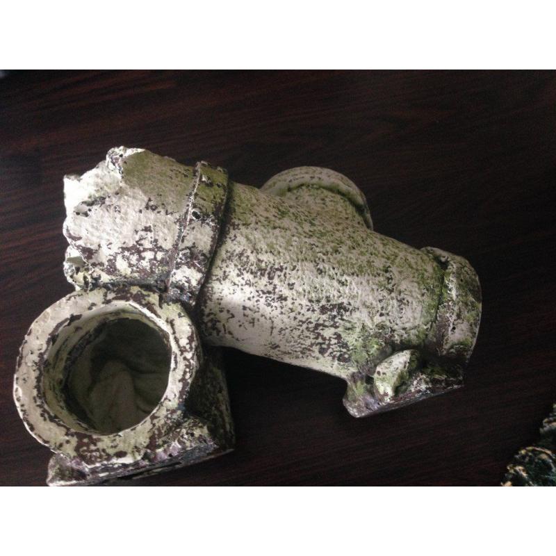 AQUARIUM ACCESSORIES/ORNAMENTS