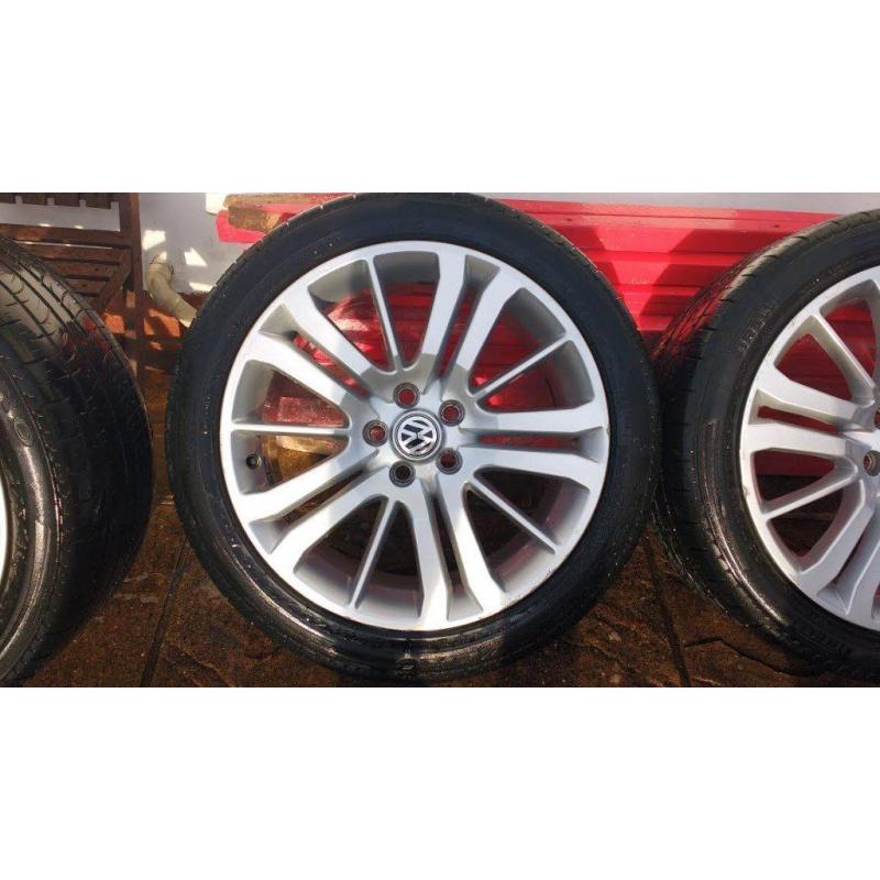 21" Range Rover Alloy wheels - with locking nuts