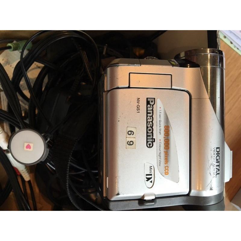 Panasonic camcorder boxed all leads