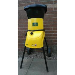 Lynx garden shredder in used condition working order! Can deliver