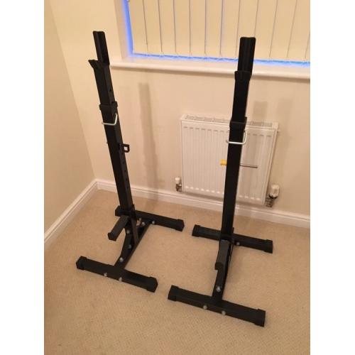 Adjustable squat rack bench press power rack