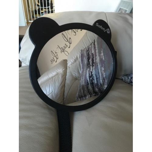 Safety1st back seat mirror to view newborn baby in the car. Fixes to headrest.